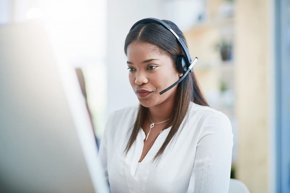 Analysts collaborating in a SOC